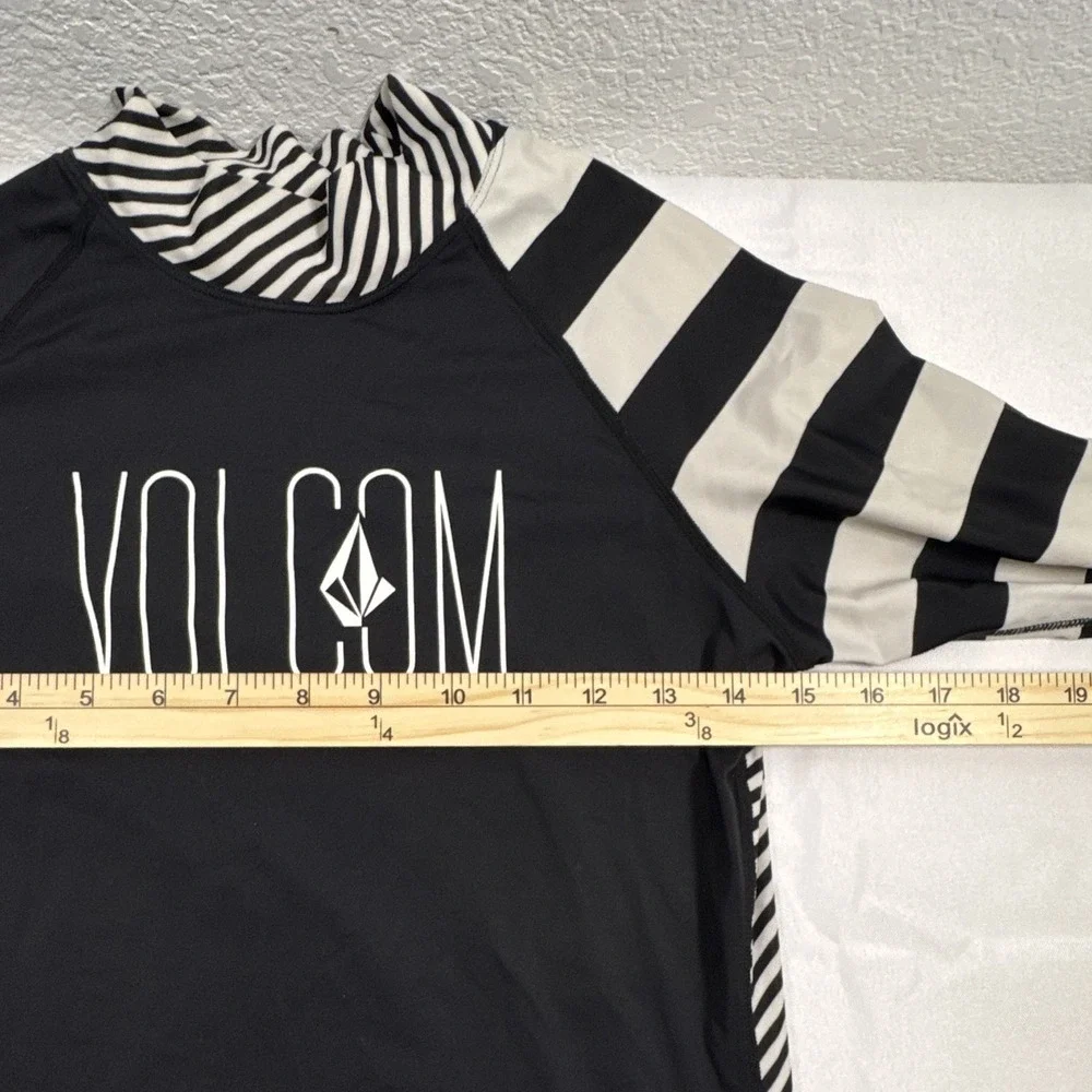 Volcom Mass Mode Long Sleeve Rash Guard Top Black/White Striped Size M